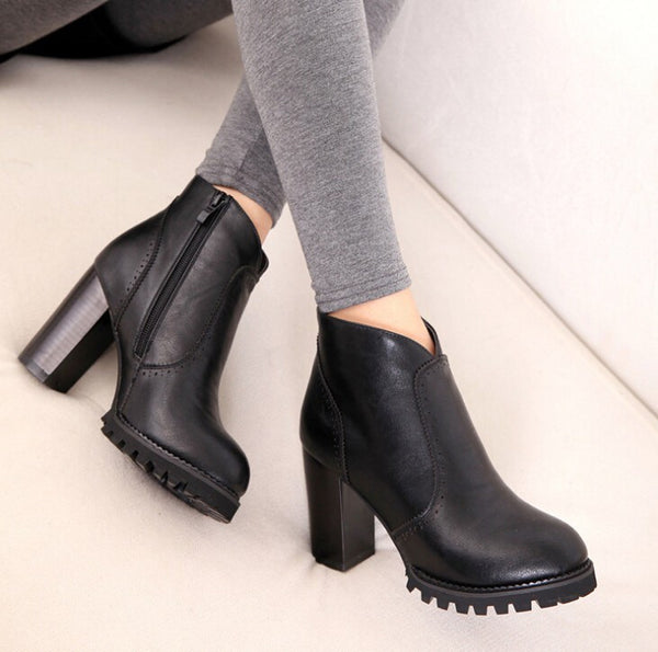 Square Heels Round Toe Casual Female Boots | ZORKET